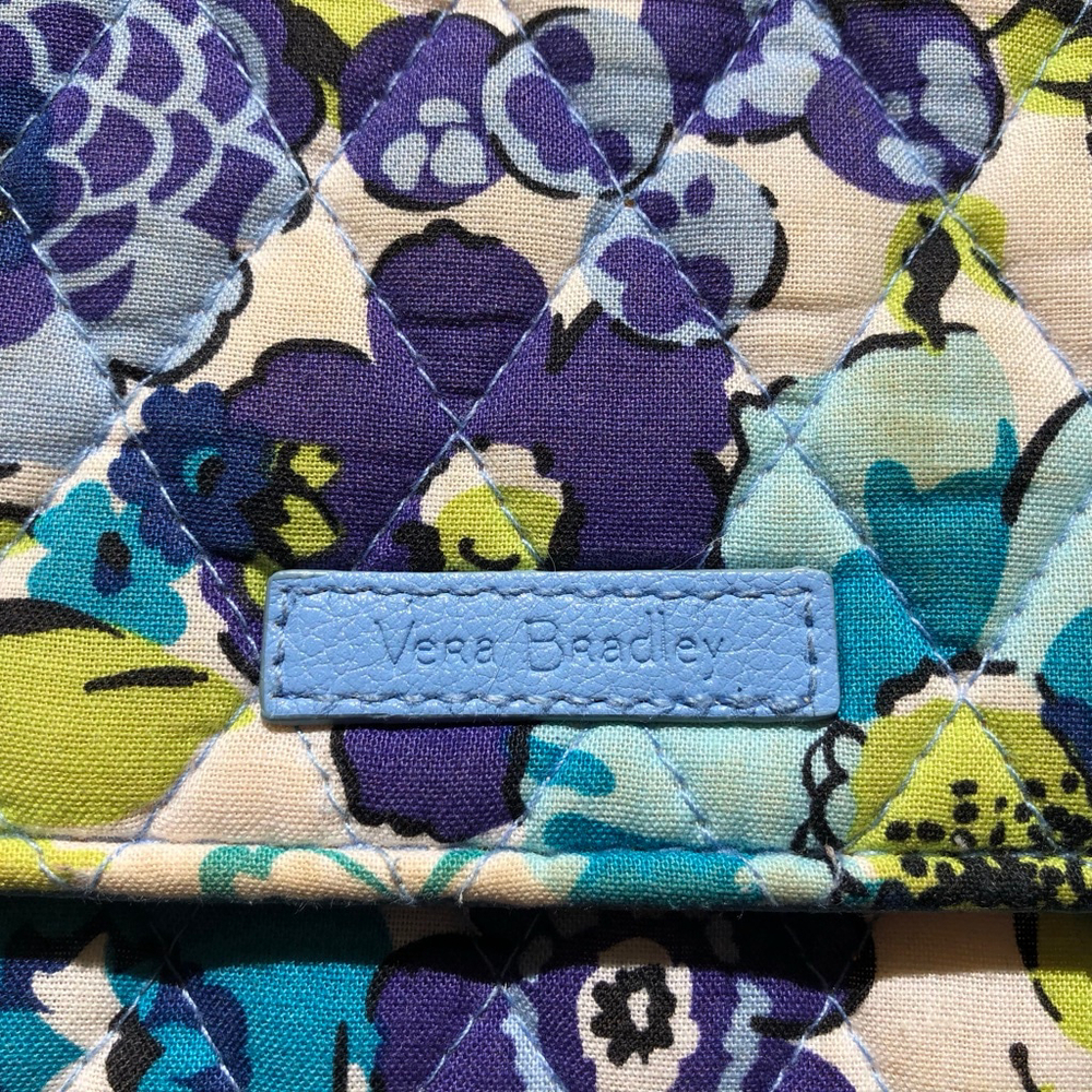 Vera Bradley Retired Blueberry Blossoms Wristlet Wallet - Picture 8 of 9